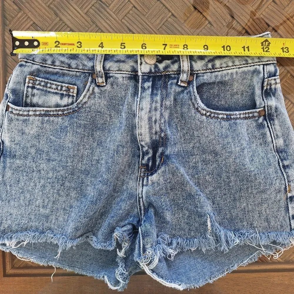 Pacsun Mom Jean Shorts Distressed Blue Denim with Frayed Hem size 23